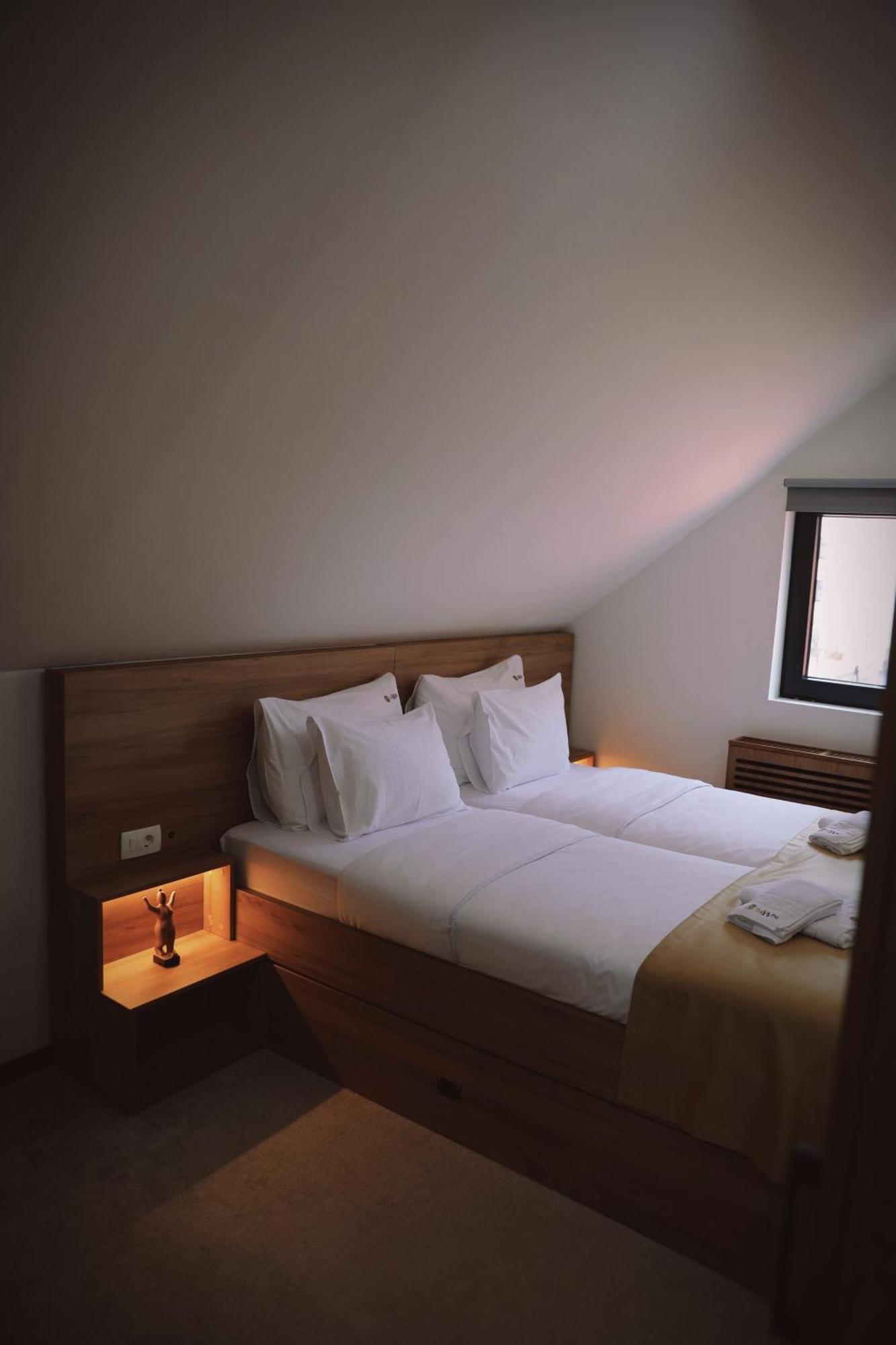 Sax-Win Hotel Пожега Екстериор снимка