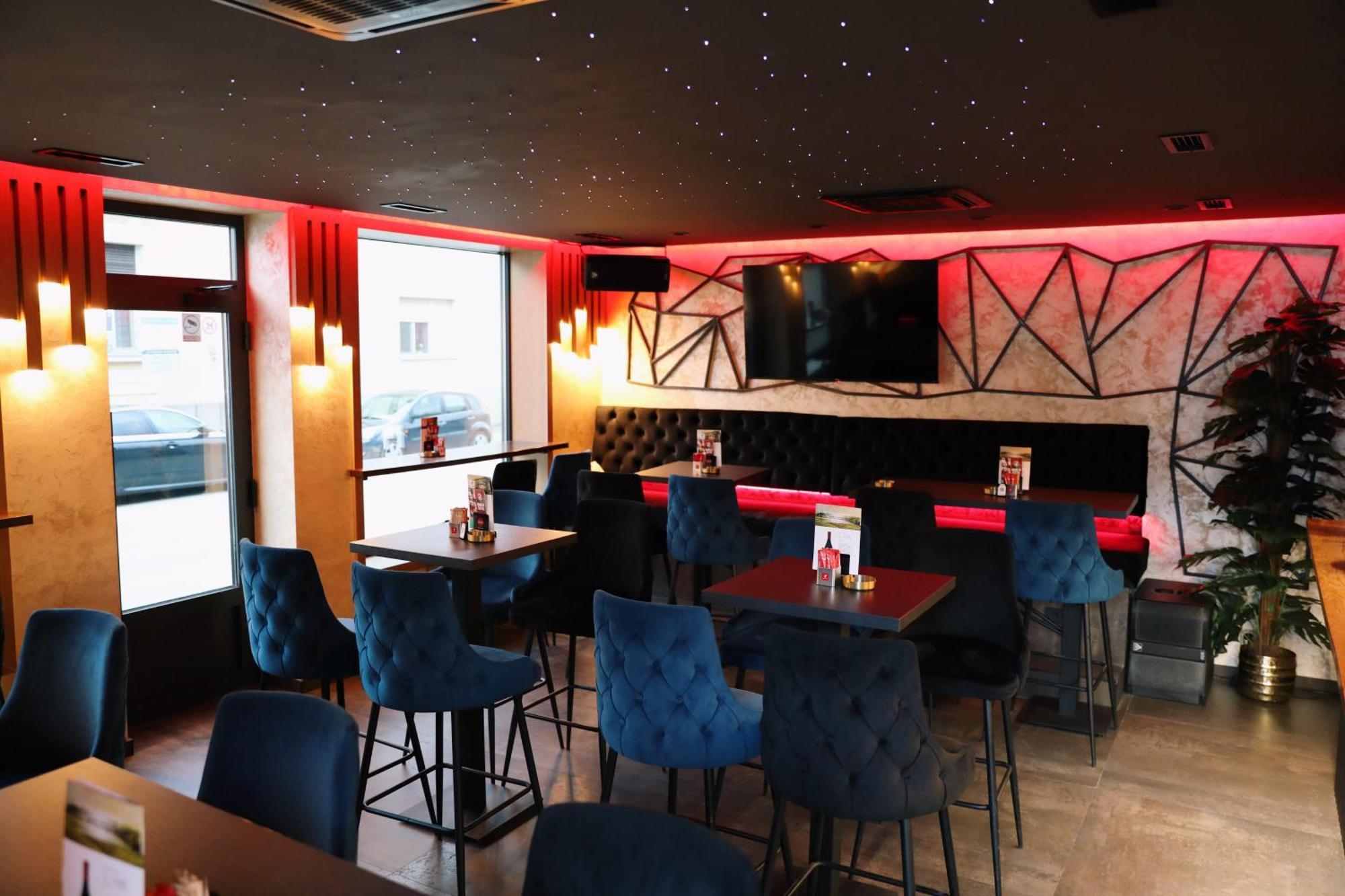 Sax-Win Hotel Пожега Екстериор снимка