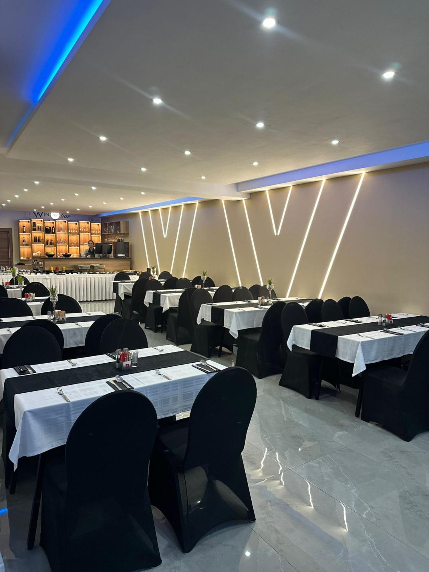 Sax-Win Hotel Пожега Екстериор снимка